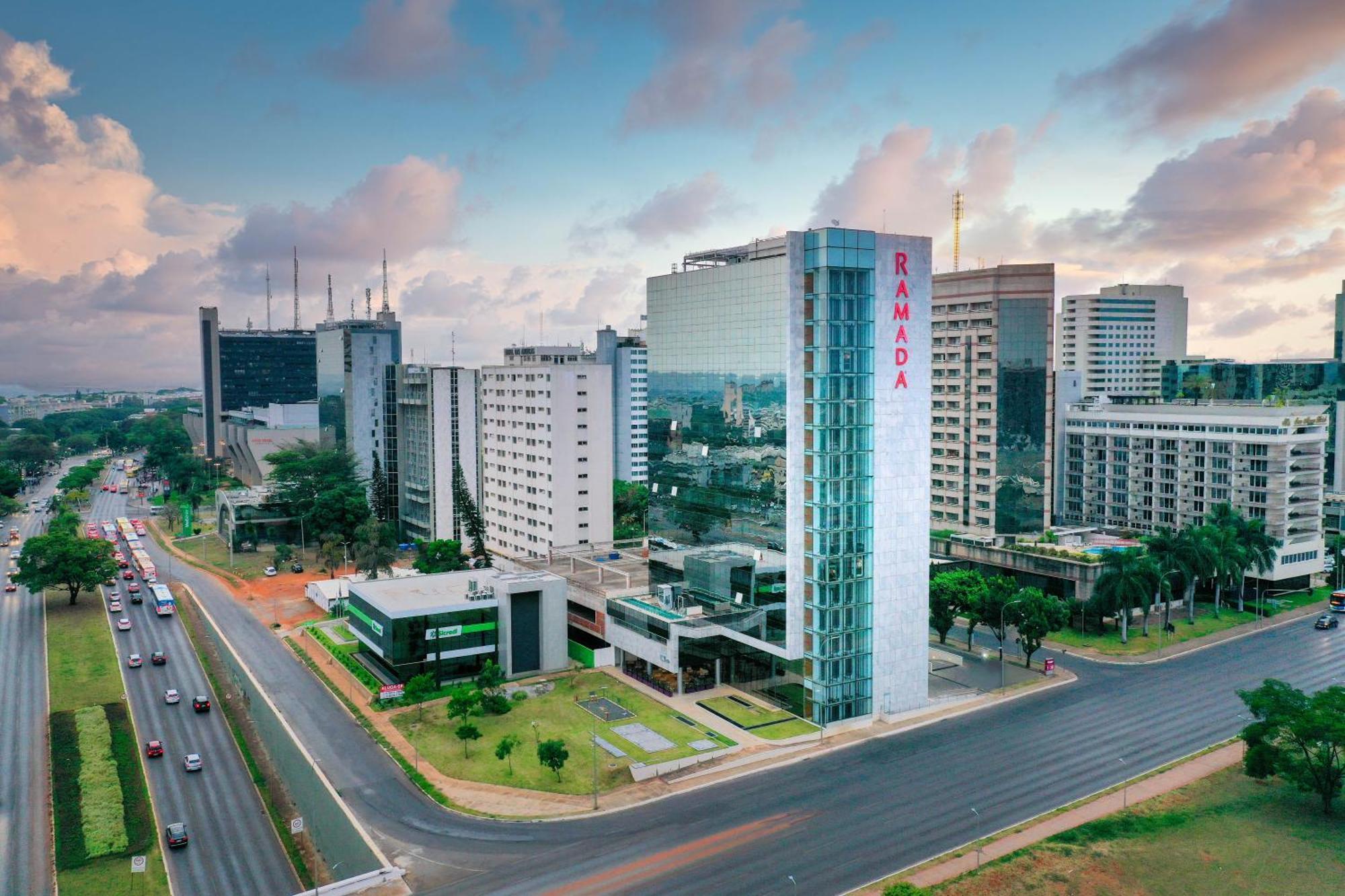Ramada By Wyndham Brasilia Alvorada Hotel Exterior foto